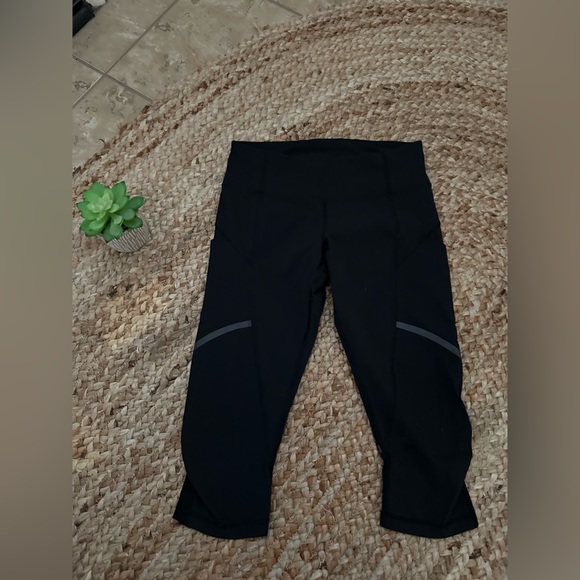 LULULEMON CAPRI LEGGINGS - Picture 1 of 7